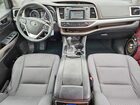 2018 Toyota Highlander Le Burgundy vin: 5TDZARFH1JS037689