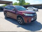 2018 Toyota Highlander Le Red vin: 5TDZARFH5JS035539