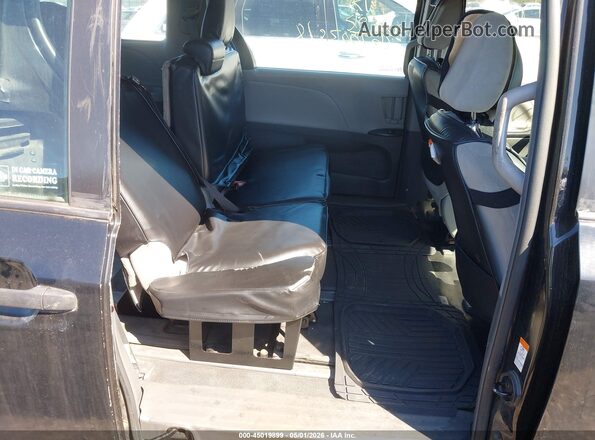 5TDZZ3DC9JS962007 2018 TOYOTA SIENNA Black Widok naklejki z numerem VIN