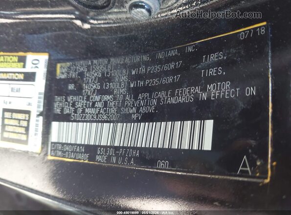 5TDZZ3DC9JS962007 2018 TOYOTA SIENNA Black Widok komory silnika