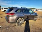 2017 Toyota Highlander Le Серый vin: 5TDZZRFH5HS226140