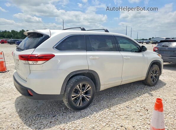 5TDZZRFH8JS247876 2018 TOYOTA LE Белый Задняя правая четверть