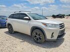 2018 Toyota Highlander Le Plus Белый vin: 5TDZZRFH8JS247876