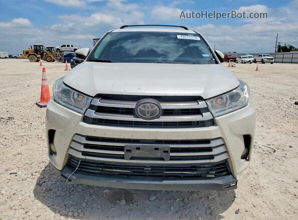 5TDZZRFH8JS247876 2018 TOYOTA LE Белый Вид спереди