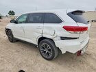 2019 Toyota Highlander Le Белый vin: 5TDZZRFH8KS336512