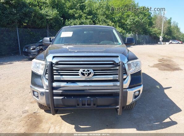 5TFDM5F13HX072574 2017 TOYOTA TUNDRA Black Սարքավորումների վահանակի տեսք