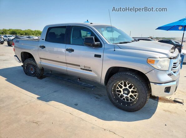 5TFDW5F17HX603608 2017 TOYOTA TUNDRA Серебряный Передняя правая четверть