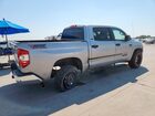 2017 Toyota Tundra Sr5 Серебряный vin: 5TFDW5F17HX603608
