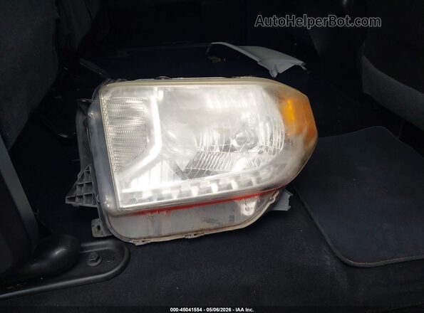 5TFDW5F18HX602659 2017 TOYOTA TUNDRA Красный Вид щитка приборов