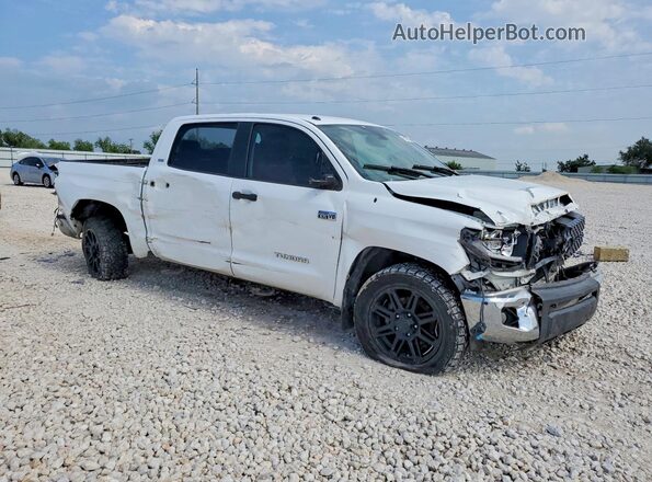 5TFDW5F18JX769724 2018 TOYOTA TUNDRA Белый Передняя правая четверть