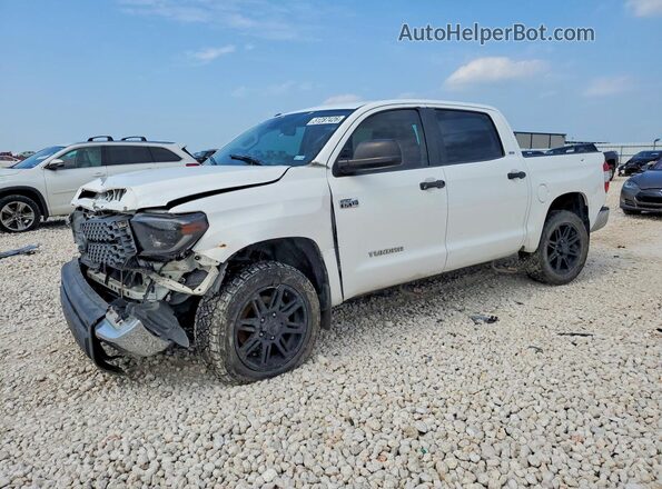 5TFDW5F18JX769724 2018 TOYOTA TUNDRA Белый Передняя левая четверть