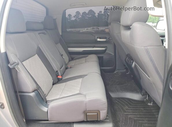 5TFEW5F10HX218945 2017 TOYOTA TUNDRA Серебряный Вид задних сидений