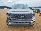 2017 Toyota Tundra Crewmax Sr5 Серебряный vin: 5TFEW5F10HX218945