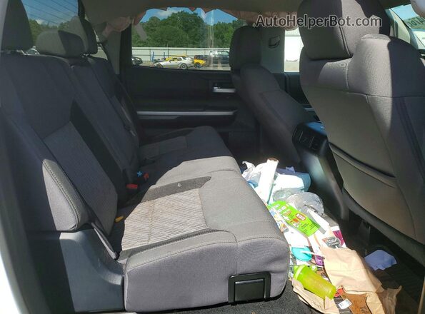 5TFEW5F18HX227974 2017 TOYOTA TUNDRA Белый Вид задних сидений