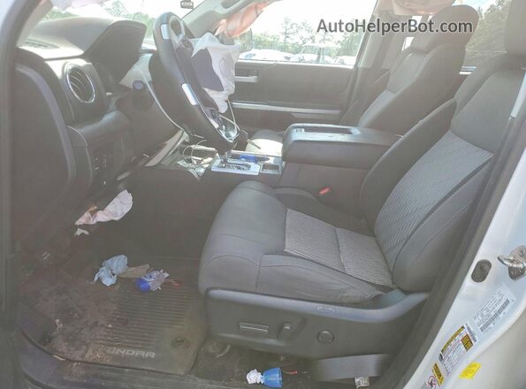 5TFEW5F18HX227974 2017 TOYOTA TUNDRA Белый Вид салона спереди