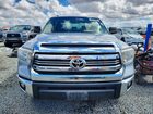 2016 Toyota Tundra Crewmax Sr5 Серебряный vin: 5TFEY5F18GX210312
