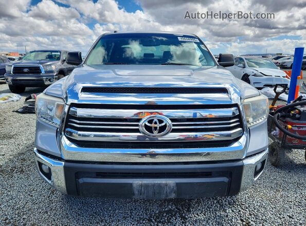 5TFEY5F18GX210312 2016 TOYOTA TUNDRA Серебряный Вид спереди