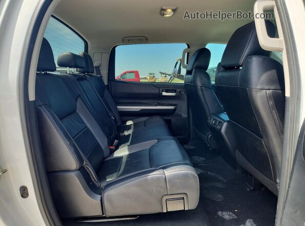 5TFFY5F13JX231158 2018 TOYOTA TUNDRA Белый Вид задних сидений