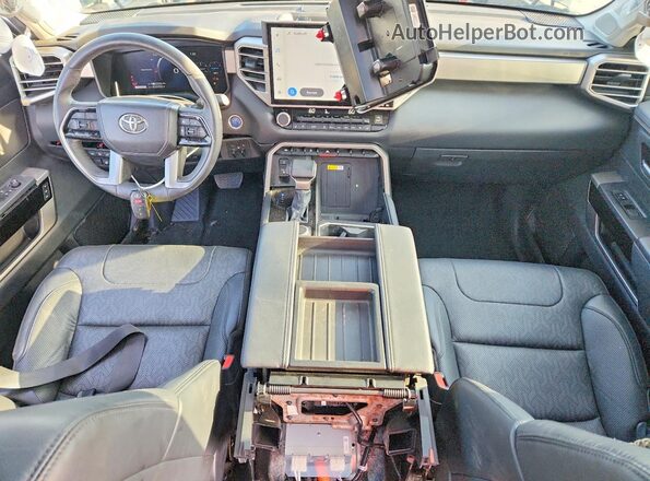 5TFJC5DB9PX026733 2023 TOYOTA TUNDRA Green Widok deski rozdzielczej