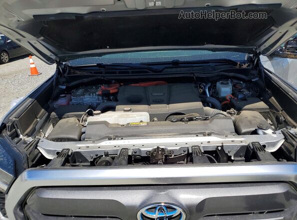 5TFJC5DBXRX066158 2024 TOYOTA TUNDRA Серебряный Вид задней части салона