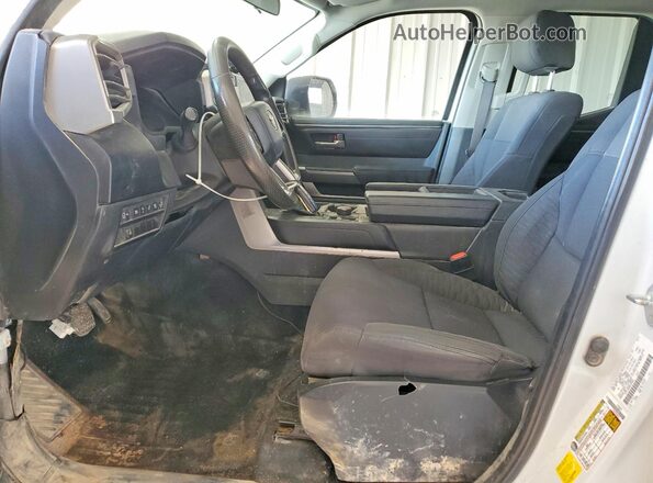 5TFLA5DA0NX049093 2022 TOYOTA TUNDRA Белый Вид салона спереди