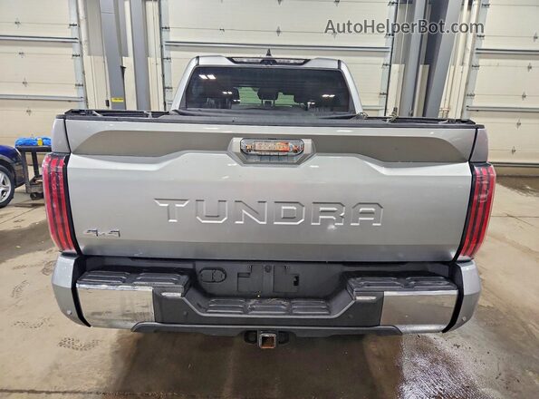 5TFMA5DB9PX084506 2023 TOYOTA TUNDRA Silver Вид ззаду