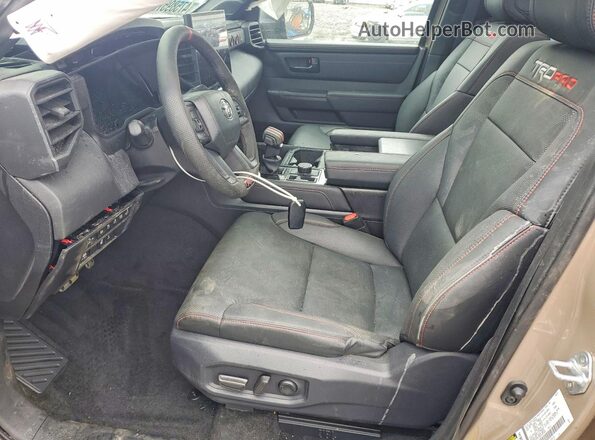 5TFPC5DB2SX087635 2025 TOYOTA TUNDRA Коричневый Вид салона спереди