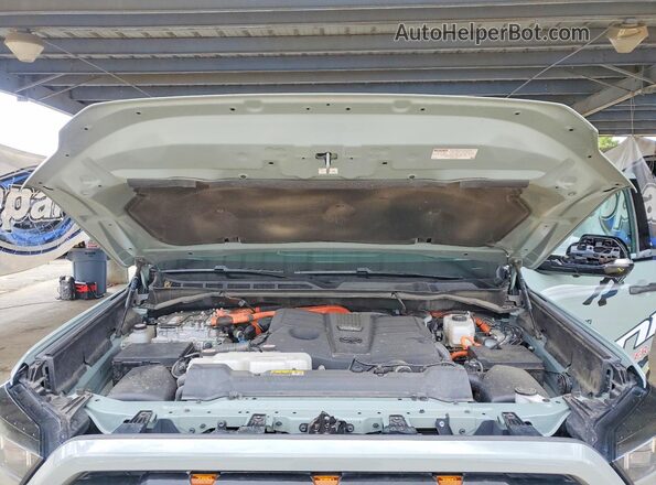 5TFPC5DBXNX013187 2022 TOYOTA TUNDRA Green Вид задньої частини салону