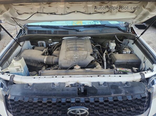 5TFRM5F18KX137237 2019 TOYOTA TUNDRA White Rear interior view