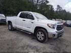 2018 Toyota Tundra Sr5 5.7l V8 White vin: 5TFRY5F16JX237503