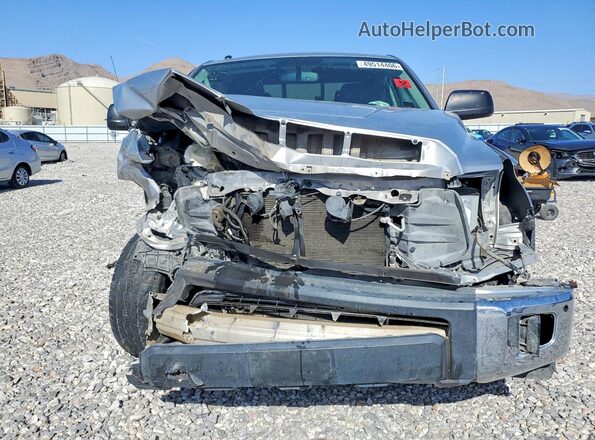 5TFRY5F17GX211453 2016 TOYOTA TUNDRA Серебряный Вид спереди