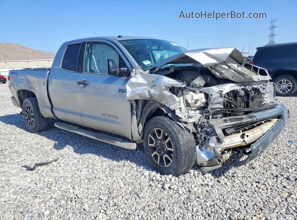 5TFRY5F17GX211453 2016 TOYOTA TUNDRA Серебряный Передняя правая четверть
