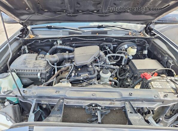 5TFSX5EN6JX060282 2018 TOYOTA TACOMA Gray Vista interior trasera