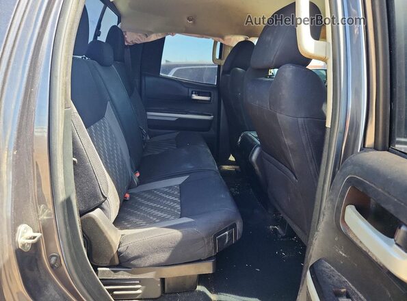 5TFUW5F13KX777621 2019 TOYOTA TUNDRA Gray Vista de los asientos traseros