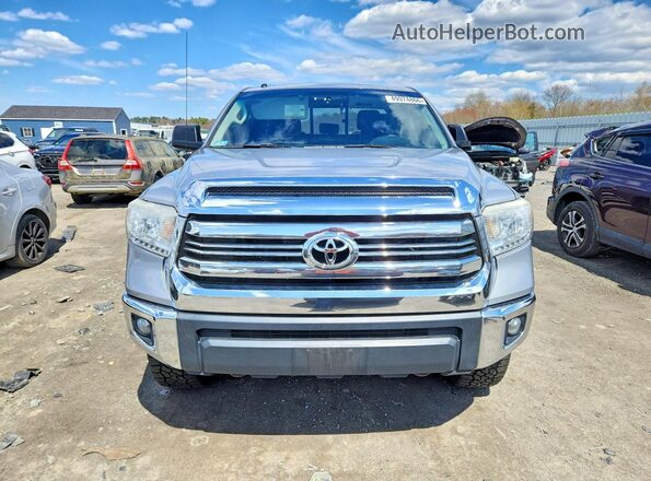 5TFUY5F12GX559767 2016 TOYOTA TUNDRA Серебряный Вид спереди