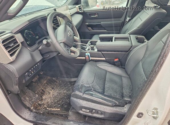 5TFWA5EC4TX052475 2026 TOYOTA TUNDRA Белый Вид салона спереди