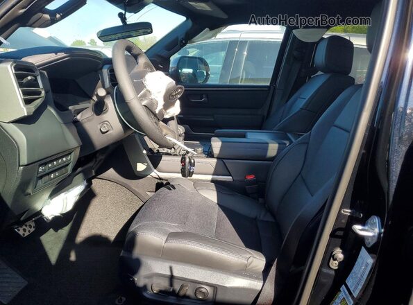 5TFWC5EC4TX011645 2026 TOYOTA TUNDRA Черный Вид салона спереди