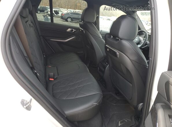 5UX13EU01R9S68033 2024 BMW X5 Белый Вид задних сидений