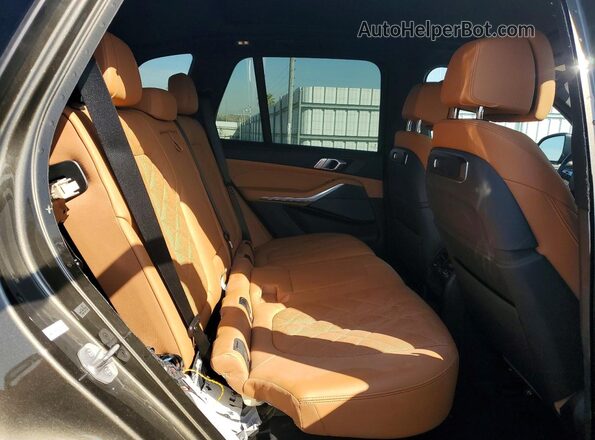 5UX13EU01R9V99596 2024 BMW X5 Green Rear seats view