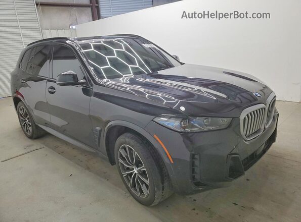 5UX13EU02S9W61352 2025 BMW X5 Черный Передняя правая четверть