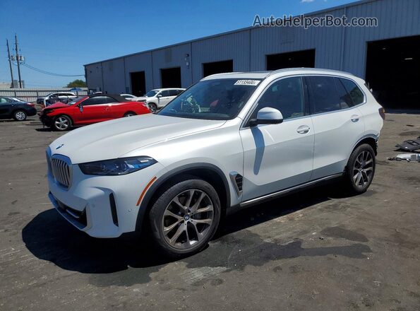 5UX13EU05R9S42714 2024 BMW X5 White Przód lewy