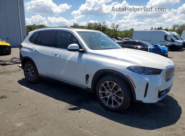 5UX13EU05R9S42714 2024 BMW X5 White Przód prawy
