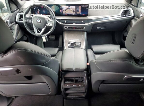 5UX13EU07R9U66440 2024 BMW X5 Серый Вид панели приборов