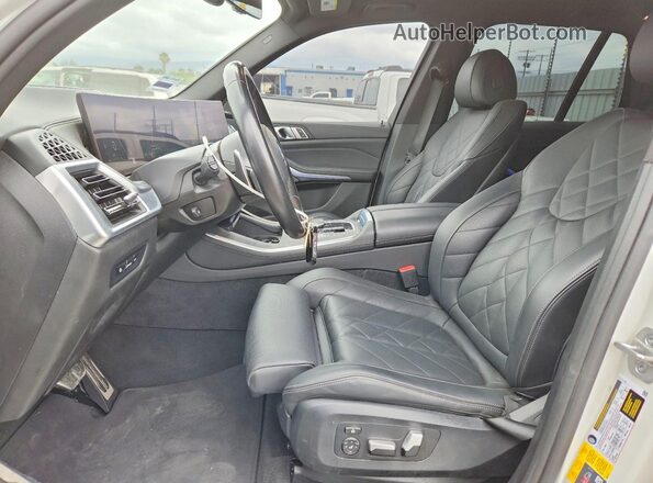 5UX13EU0XR9U59241 2024 BMW X5 White Front interior view