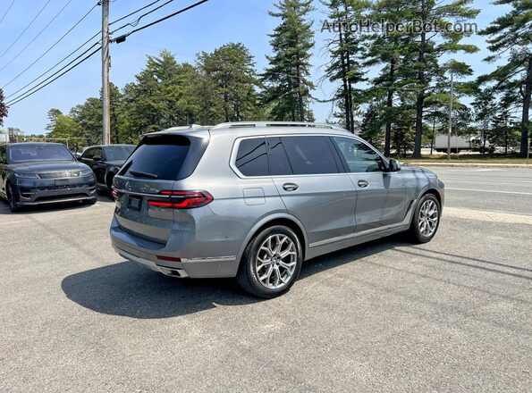 5UX23EM00R9S52720 2024 BMW X7 Gray Przód prawy