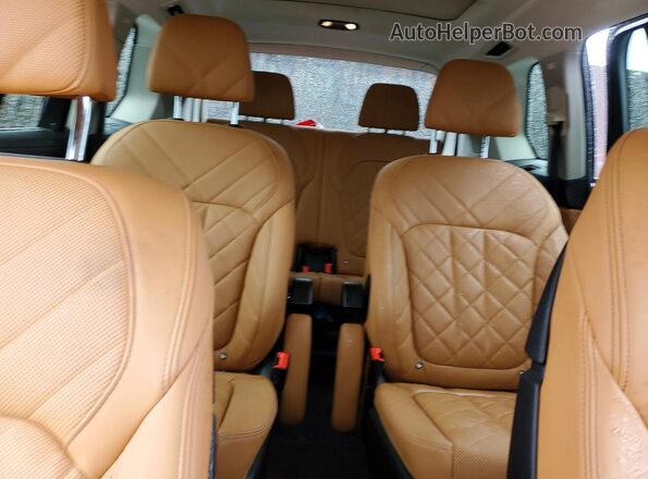 5UX23EM02R9U51672 2024 BMW X7 Gray Вид задніх сидінь