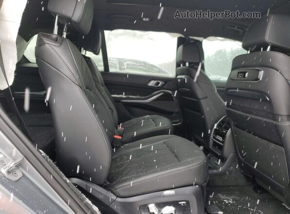 5UX23EM06R9U62884 2024 BMW X7 Gray Вид задньої частини салону