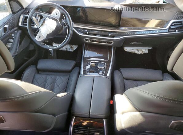 5UX23EM09R9U39549 2024 BMW X7 Charcoal Vista del salpicadero