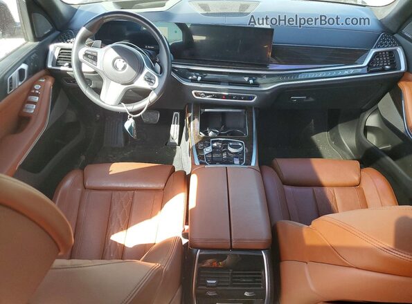 5UX23EM09S9W48666 2025 BMW X7 Gray წინა პანელის ხედი