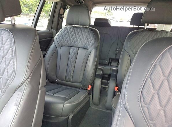 5UX23EM0XS9Y68348 2025 BMW X7 Gray Vista de los asientos traseros
